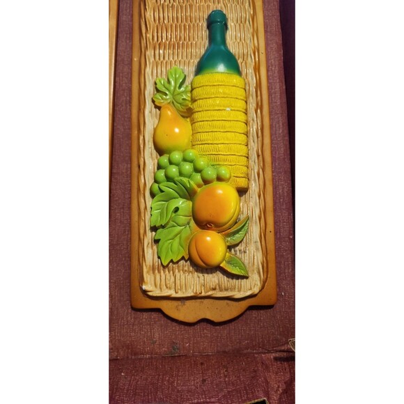 NOS Vintage Chalkware Wall Plaques Set of 2 Mid-Century Kitchen Fruit & Wine - Picture 3 of 4